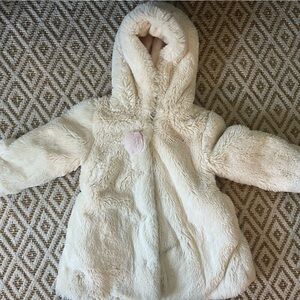 American Widgeon faux fur hooded coat sz 4 EUC (worn 2x), vanilla white w/ pink